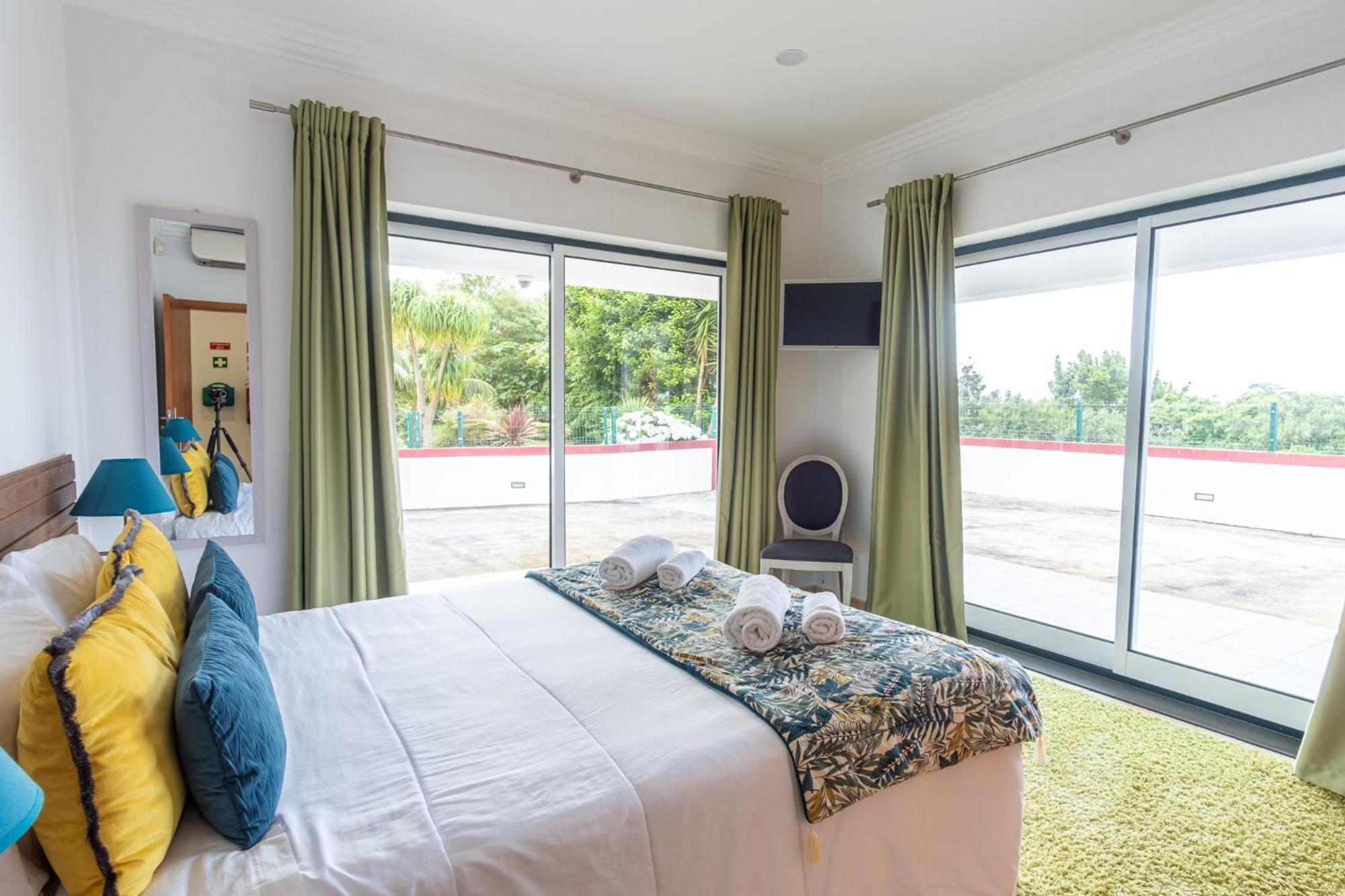 Chale D'Angra Guest House Ангра-ду-Ероїшму Екстер'єр фото